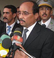 180px-Mauritania-aziz-in-his-home-city-Akjoujt-15mar09_1